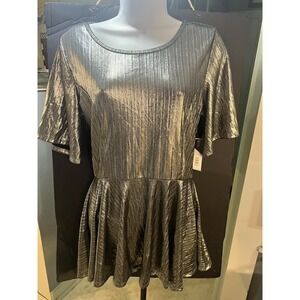 NWT LULAROE ELEGANTSHINY SILVER TOP SIZE XS‎ (2167)